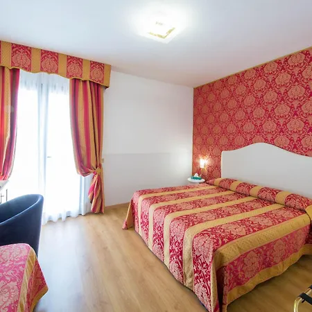 Floris فندق موليانو فينيتو