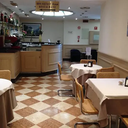 Floris فندق موليانو فينيتو