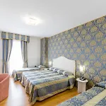 Hotel Floris 4*