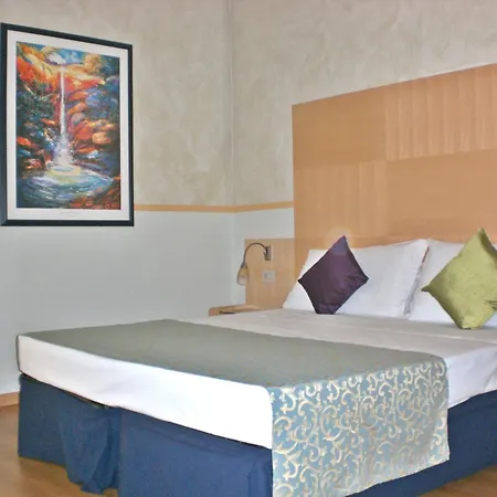 Floris Hotel