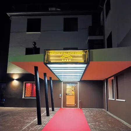 Floris Hotel