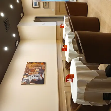 Floris Hotel 4*