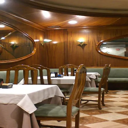 Hotel Floris 4*