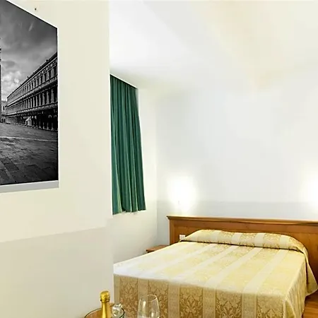 Hotel Floris