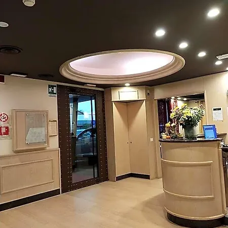 Floris Hotel 4*