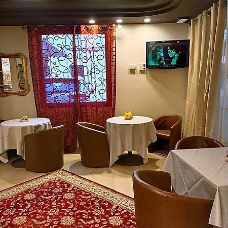 Floris Hotel