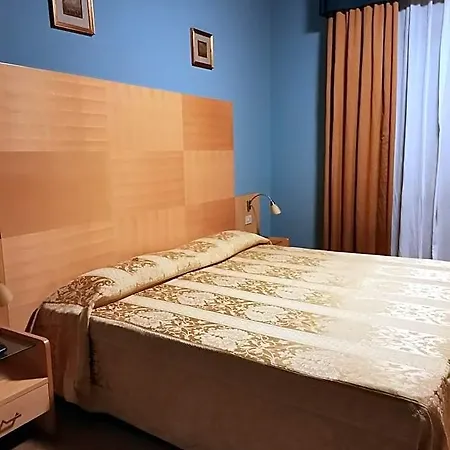 Floris Hotel 4*