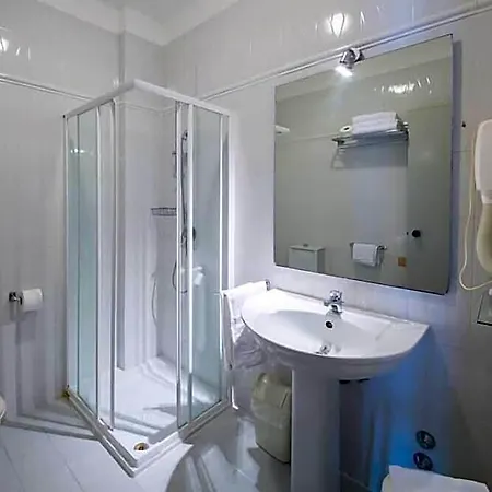 Floris Hotel
