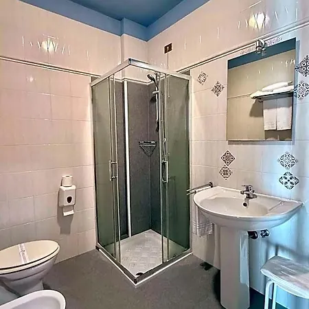 Hotel Floris 4*