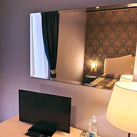 Hotel Floris 4*