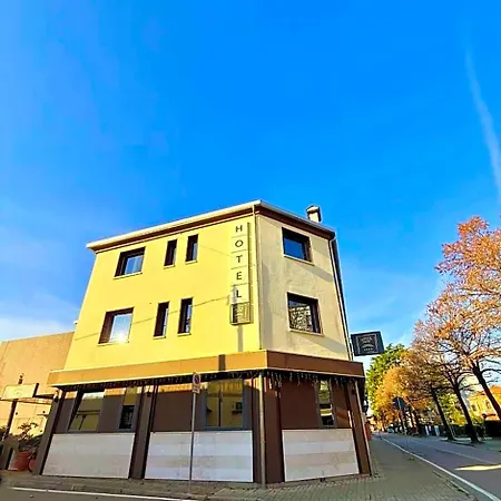 Floris Hotel 4*