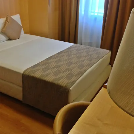 Floris Hotel